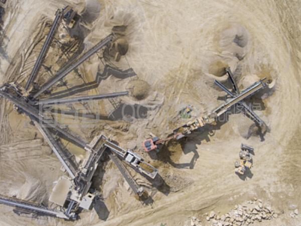 礦山采石用專用設(shè)備,露天開挖。